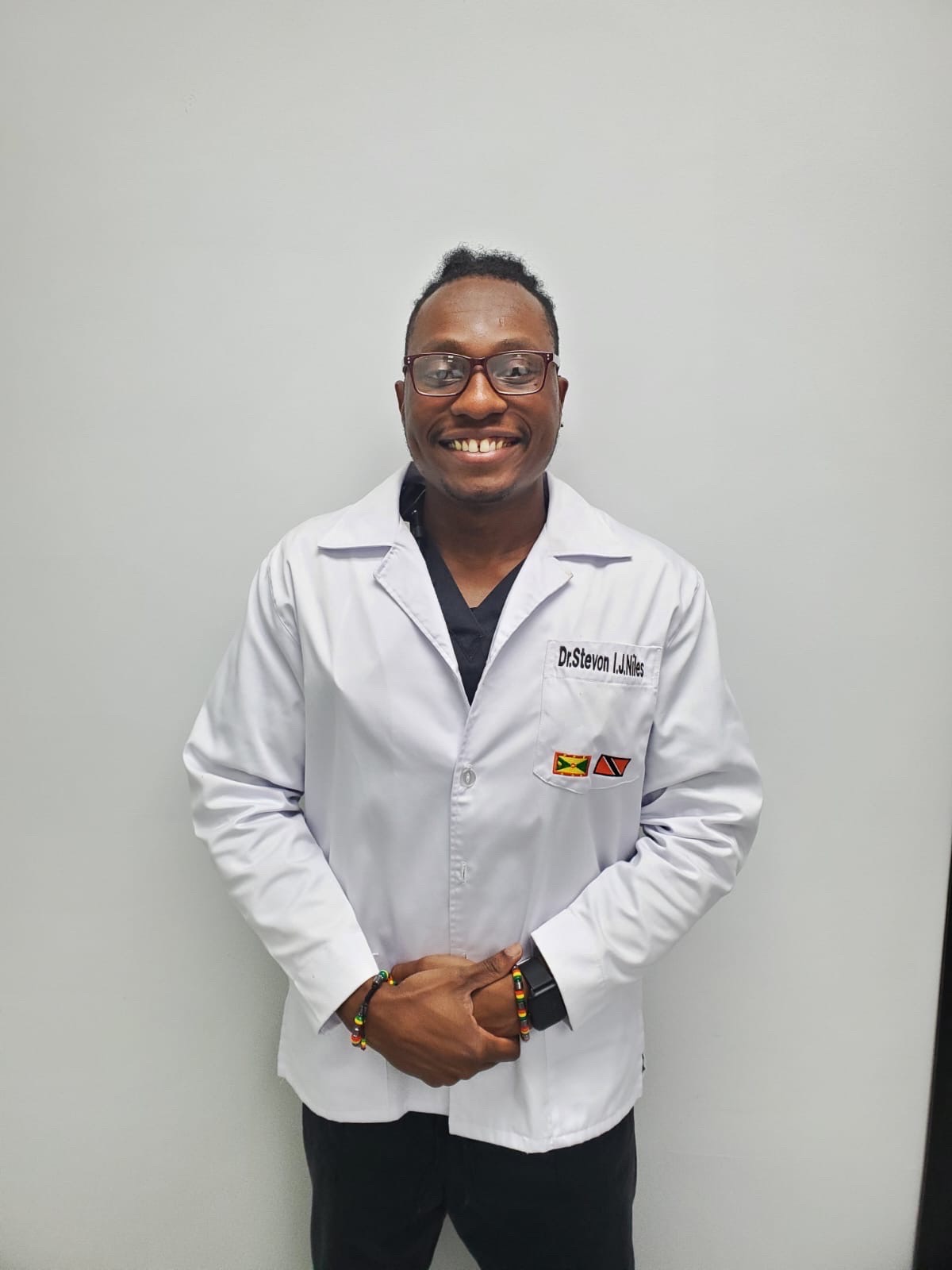 Dr Stevon Niles
